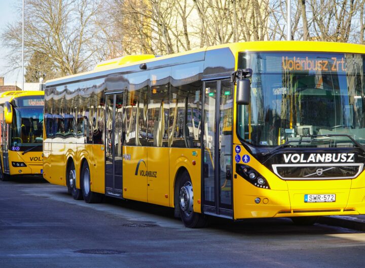 komlo_busz