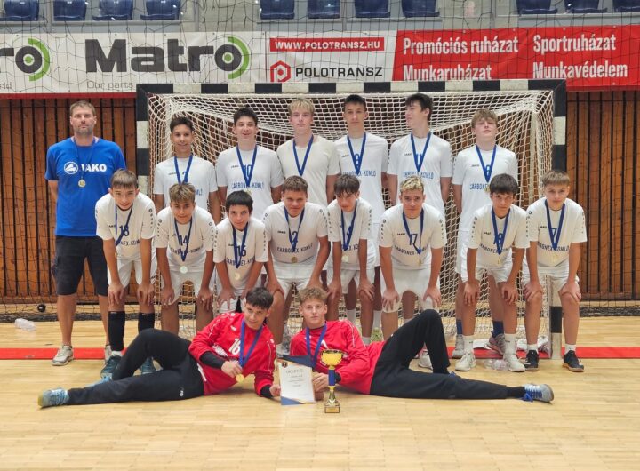 u16